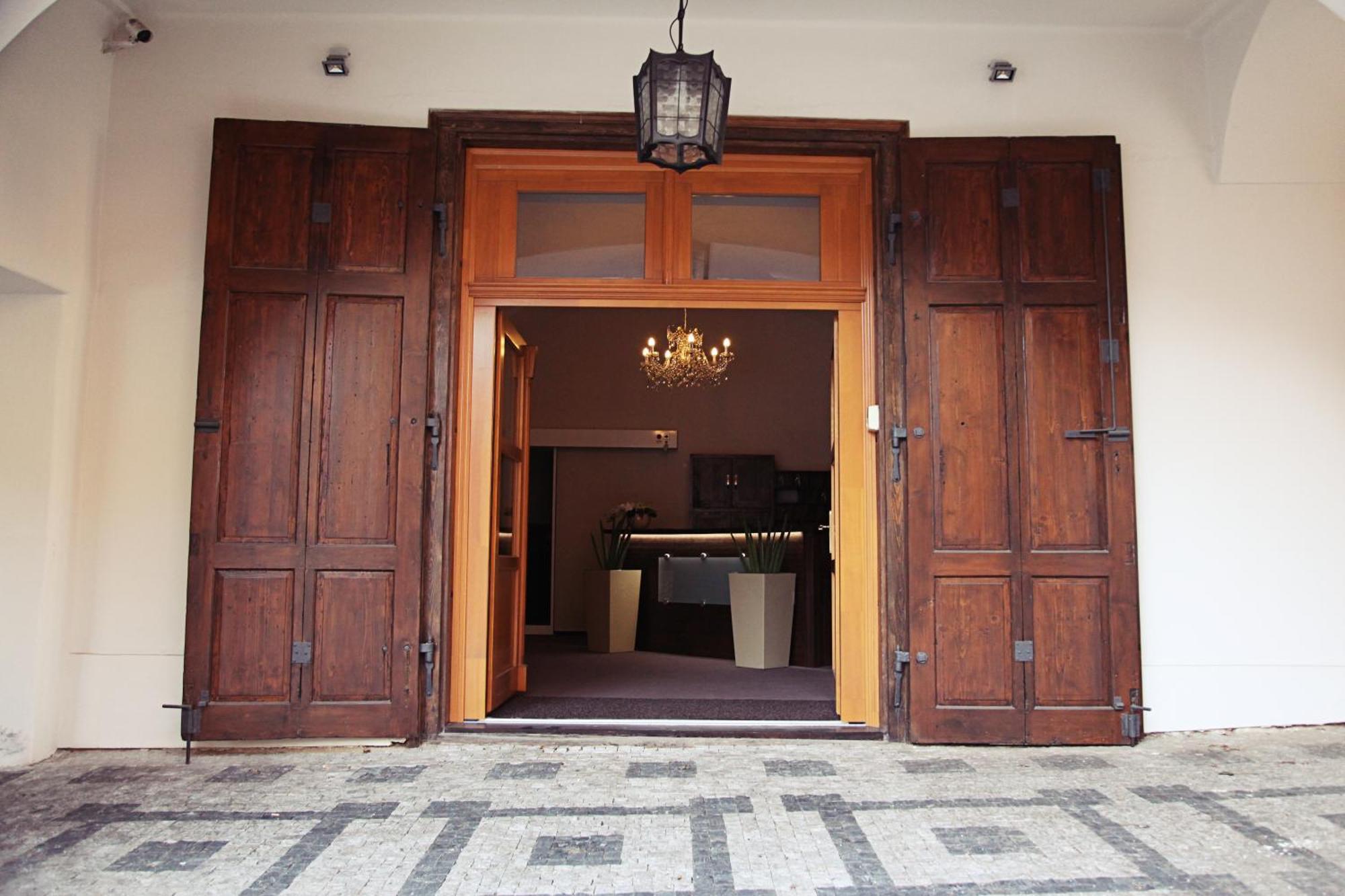 Hotel U Hradu Mladá Boleslav エクステリア 写真